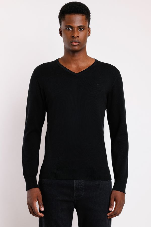 Tricot Manga Longa Gola v Preto - GG