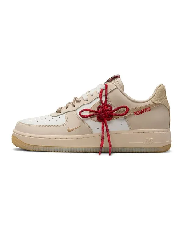 Tênis Nike Air Force 1 07 LX Feminino - 37