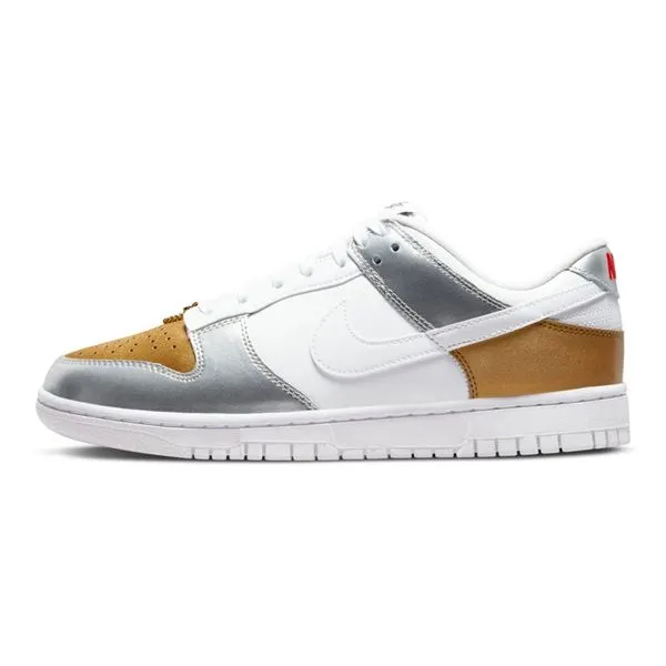Tênis Nike Dunk Low SE Feminino - 39