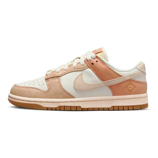 Tênis Nike Dunk Low SE Feminino - 35.5