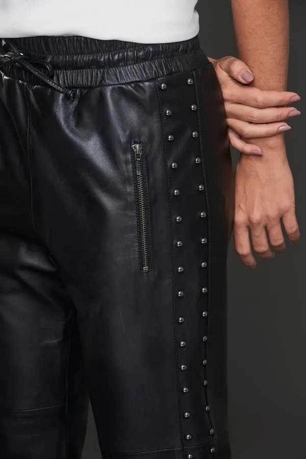 CALÇA COURO TACHAS PRETO - 38