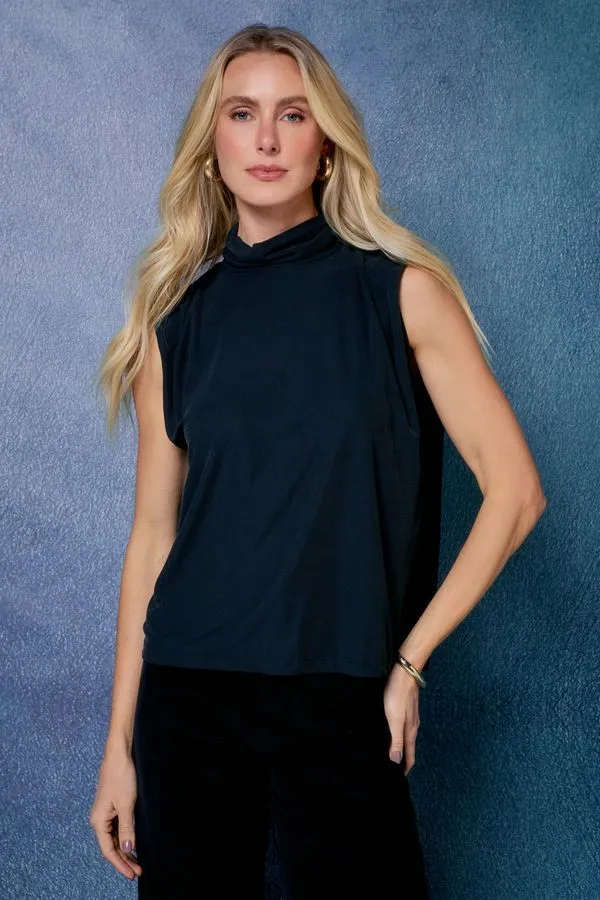 BLUSA DETALHE GOLA CANELADA PRETO - P