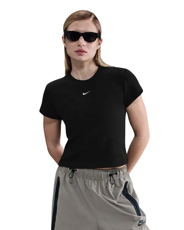 Camiseta Nike Sportswear Feminina - PP