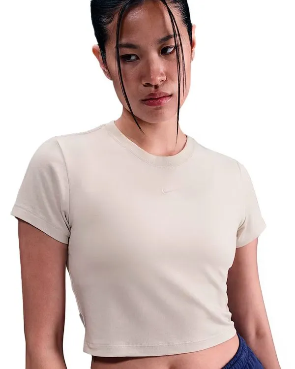 Camiseta Nike Sportswear Chill Knit Feminina - PP