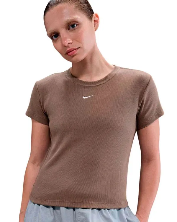 Camiseta Nike Sportswear Feminina - PP