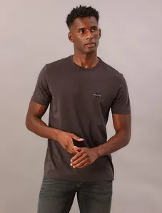 Camiseta Manga Curta Calvin Klein Jeans Masculino Reissue Peito - Chumbo Camiseta Manga Curta Calvin Klein Jeans Masculino Reissue Peito Chumbo p