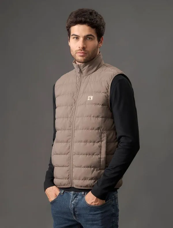 Colete Masculino Ultra Light Calvin Klein Jeans - Caqui Medio Colete Masculino Ultra Light Calvin Klein Jeans Caqui Medio g