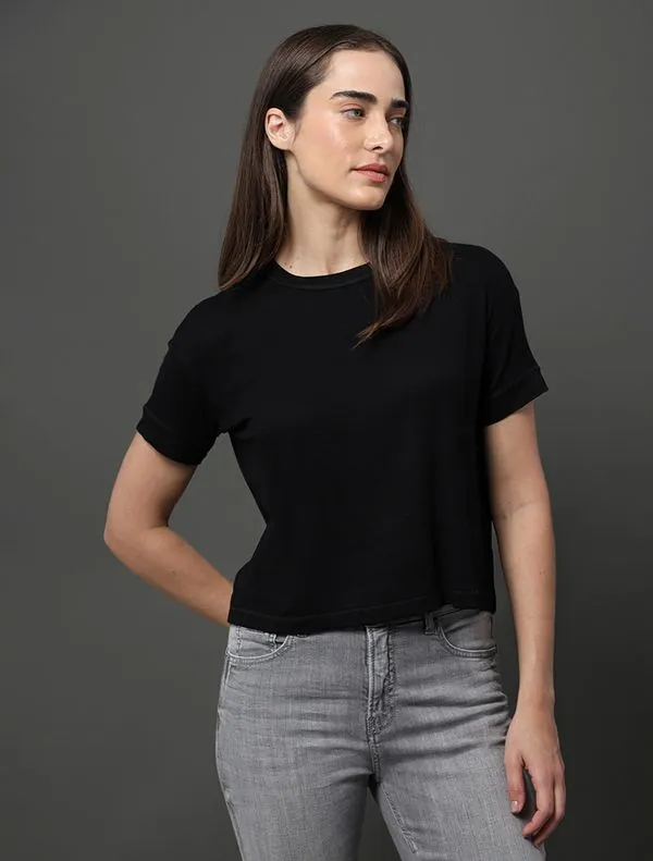 Camiseta Feminina Ribana Viscose Calvin Klein Jeans - Preto Camiseta Feminina Ribana Viscose Calvin Klein Jeans Preto g