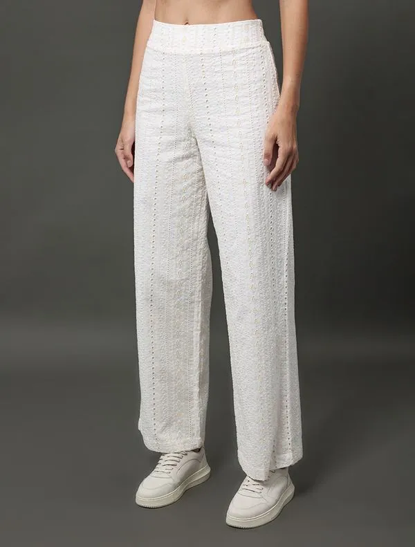 Calça Feminina de Laise Calvin Klein Jeans - Branco Calça Feminina de Laise Calvin Klein Jeans Branco 42