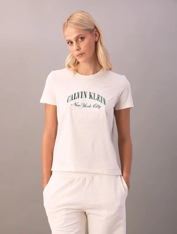 Camiseta Feminina Meia Malha Linho Heritage Calvin Klein Loungewear - Off White Camiseta Feminina Meia Malha Linho Heritage Calvin Klein Loungewear Off White Gg