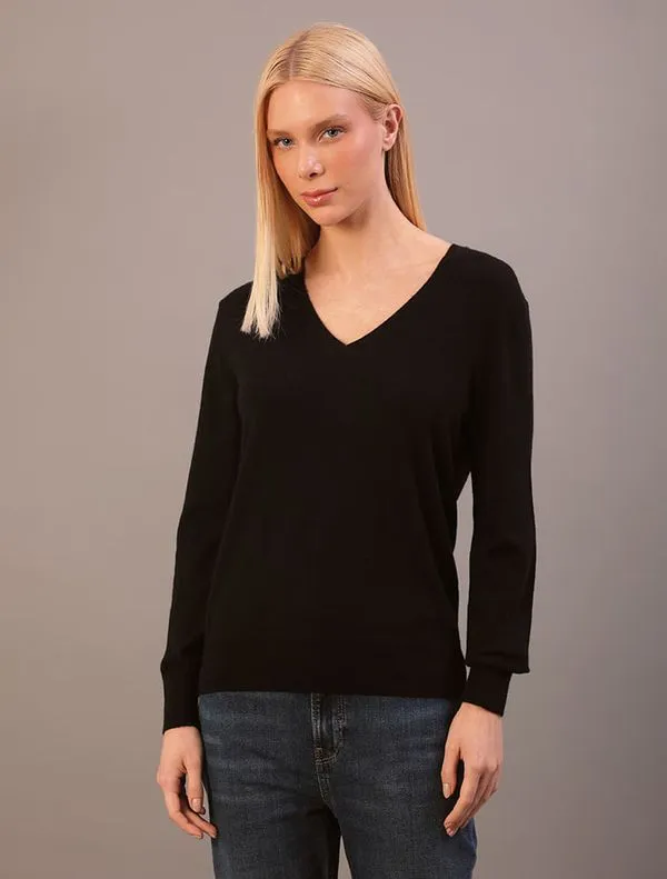 Suéter Calvin Klein Feminino Manga Longa Gola v Com Lã - Preto Suéter Calvin Klein Feminino Manga Longa Gola v Com Lã Preto m