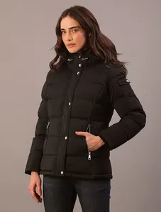 Jaqueta Calvin Klein Feminina Down Matelassê Botões e Capuz - Preto Jaqueta Calvin Klein Feminina Down Matelassê Botões e Capuz Preto m