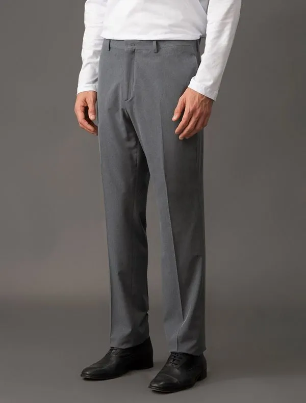 Calça Social Masculina Slim Tech Calvin Klein - Chumbo Calça Social Masculina Slim Tech Calvin Klein Chumbo 40