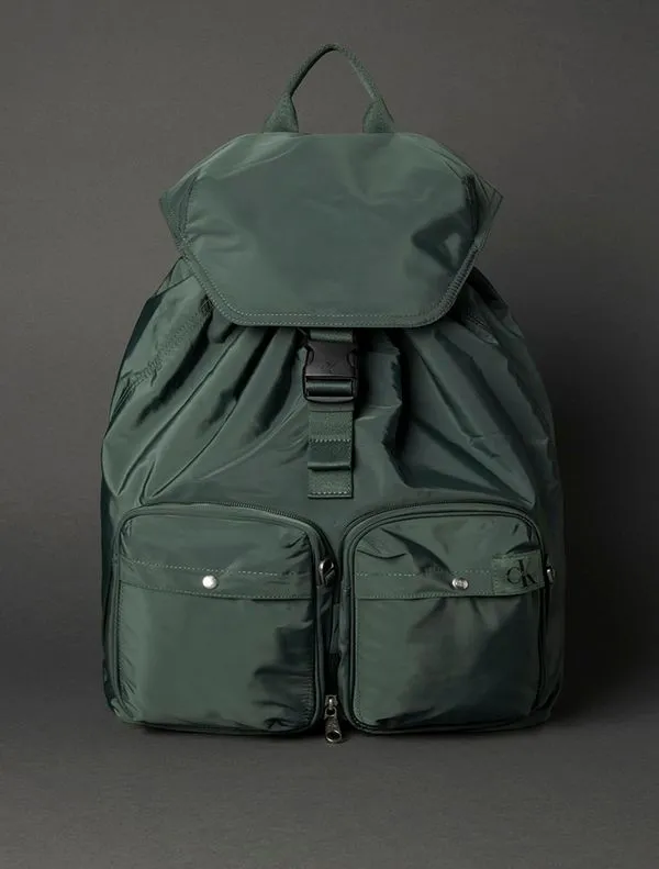 Mochila Masculina Utilitária 2 em 1 Calvin Klein Jeans - Militar Mochila Masculina Utilitária 2 em 1 Calvin Klein Jeans Militar u
