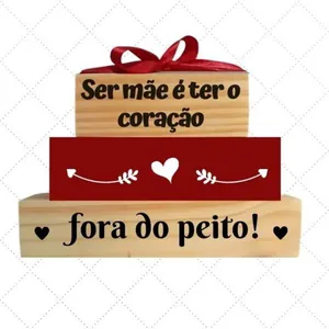 Decoração sala Ser Mãe é ter o coração fora do peito - em Madeira pinus