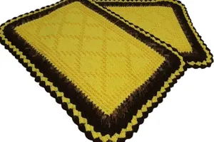 Tapete de crochê amarelo Artesanal