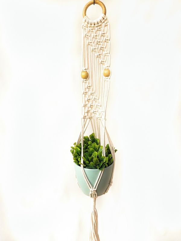 Suporte para plantas em Macramê cor cru
