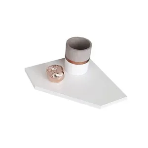 Prateleira de Canto Para Decoração de Ambientes em MDF Branco