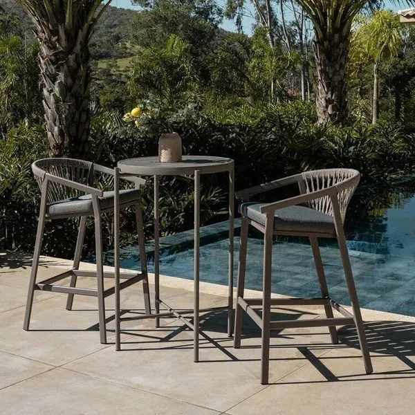 Conjunto Jardim e Varanda 1 Mesa Bistrô 2 Banquetas Refúgio CabeCasa MadeiraOriginals Champagne/Cinza Mesclado