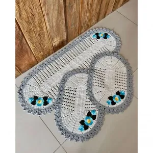 Kit Tapete e Passadeira Oval 3 Peças Crochê Artesanal Algodão com Flores Bordado Cinza Kit Tapete e Passadeira Oval 3 Peças Crochê Algodão Bordado Cinza