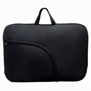 Capa para Notebook 17 com Proteção Contra Riscos Pequenos Impactos e Raios Solares Preto OEM Capa para Notebook 17 com Bolso Frontal e Proteção Contra Pequenos Impactos Preto OEM