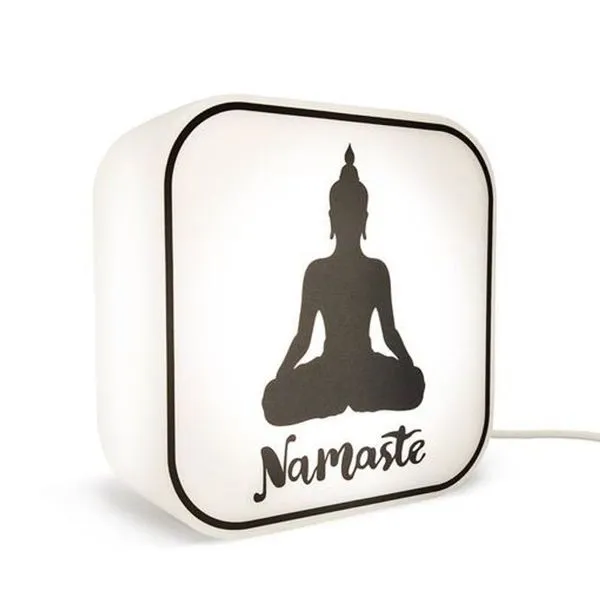 Luminária Box Namaste Tpc Bivolt com Luz Difusa e Cabo de Força com Interruptor de 1,8M Luminária Box Namaste Tpc Bivolt com Luz Difusa para Decoração e Leitura Aconchegante