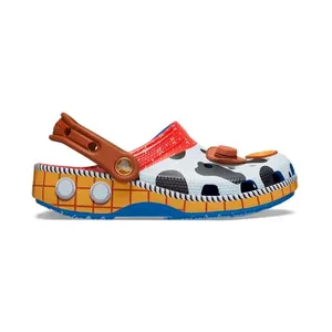 Sandália Crocs Toy Story Woody Classic Clog Infantil