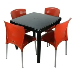 Conjunto Mesa Quadrada e 4 Cadeiras com Pés de Alumínio Estrutura Empilhável Preto para Ambientes Comerciais Conjunto Mesa Quadrada e 4 Cadeiras com Pés de Alumínio Estrutura Empilhável Preto