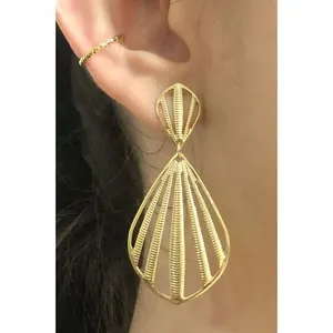 Brinco Floratta Joias Grande de Concha Vazada Banhado em Ouro 18k 5CM Dourado Feminino Brinco Floratta Joias Concha Vazada Banhado em Ouro 18k 5CM Dourado
