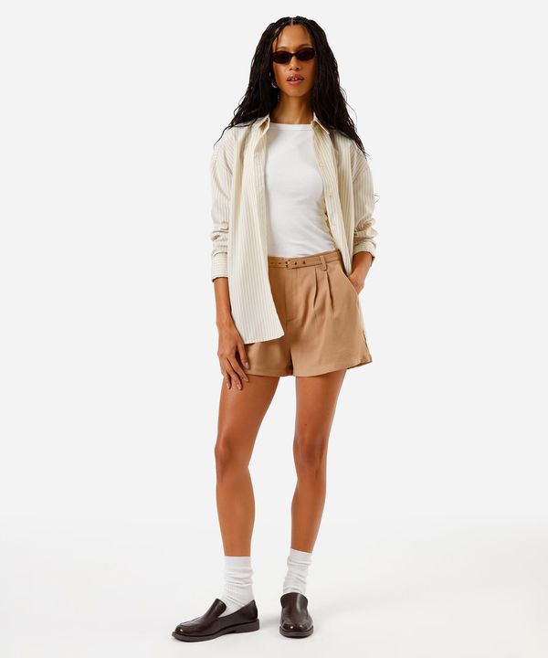 short de alfaiataria feminino com viscose e cinto bege 34