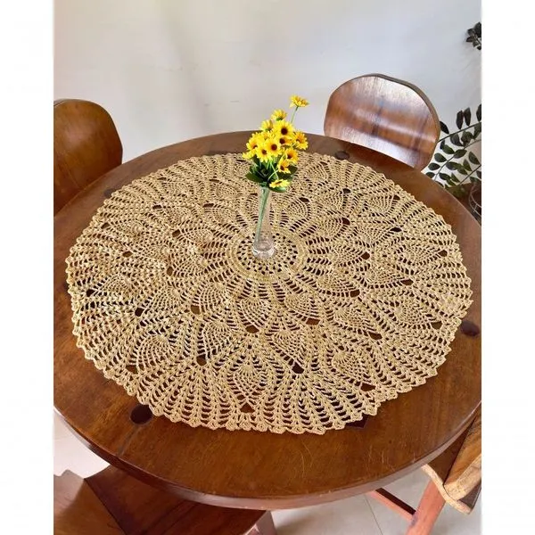 Toalha de Centro de Mesa Abacaxi Crochê Feita à Mão 90cm Champanhe Artesanal Toalha de Centro de Mesa Abacaxi Crochê 90cm Champanhe Artesanal