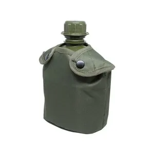 Cantil Apache com Caneca Alumínio 750ML e Espiriteira para Camping Capacidade 1L Verde Verde Cantil Apache com Caneca Alumínio 750ML e Espiriteira Capacidade 1L Verde Verde