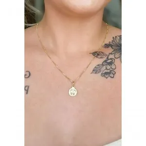 Colar com Pingente Floratta Joias Reticulado com Pé Banhado em Ouro 18k Dourado 45CM Colar com Pingente Floratta Joias Reticulado Banhado em Ouro 18k Dourado
