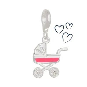 Charm Carrinho Bebê Menina Revestida Em Prata