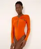 maiô manga longa cut out asfalto cosmo com proteção uv50 laranja GG