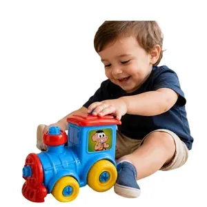 Brinquedo Infantil Trenzinho Cascão com Rodas Giratórias e Adesivo Ilustrado para Personalização Lua de Cristal Brinquedo Infantil Trenzinho Cascão com Rodas Giratórias e Adesivo Ilustrado Lua de Cristal