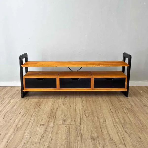 Rack para TV Linea de Madeira Pinus com 3 Gavetas Carvalho e Preto