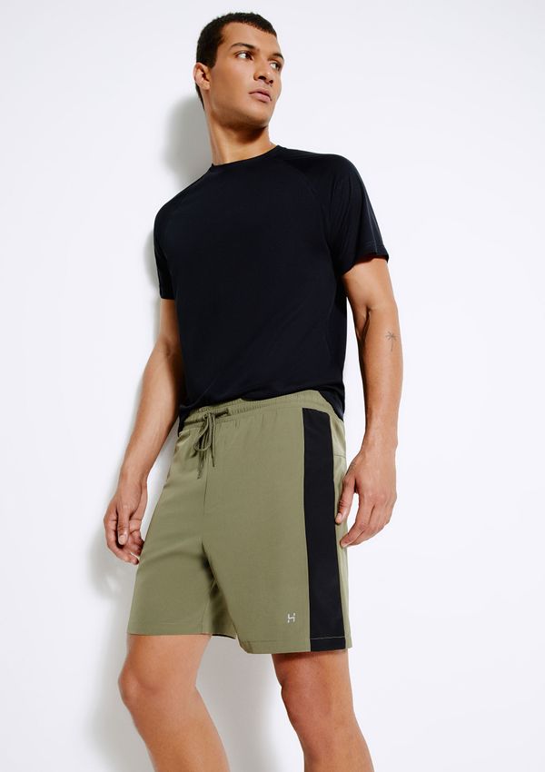 Bermuda Esportiva Masculina Com Recorte Lateral Easy Care - Verde P