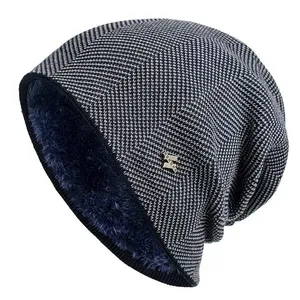 Gorro Unissex de Inverno Peluciado Xthree em Acrílico Azul Marinho Estiloso Simples e Moderno Adulto Gorro Unissex de Inverno Peluciado Xthree em Acrílico Azul Marinho Adulto