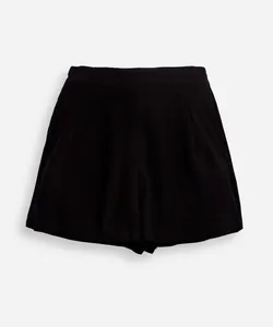 short mom juvenil de viscose com pregas preto 12