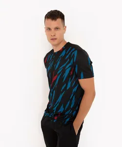 camiseta com recortes manga curta esportiva preto M