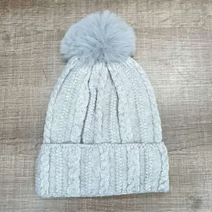 Gorro Infantil OEM Touca Lisa com 1 Pompom em 100% Lã Acrílica Forrada em Pelúcia 16cm X 19 e 5cm Menino e Menina Gorro Infantil OEM Touca Lisa com Pompom em 100% Lã Acrílica Forrada em Pelúcia Menino e Menina