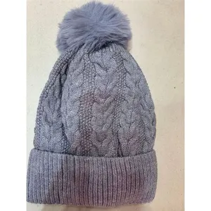 Touca Feminina de Inverno OEM Forrada com Pelúcia em Lã Acrílica Antialérgica Cinza Adulto Touca Feminina de Inverno OEM em Lã Acrílica Antialérgica Cinza Adulto