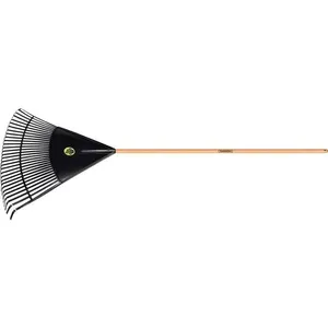 Vassoura para Jardim 77856804 com 30 Dentes Largura 783mm Cabo 1,2m Preta Tramontina Vassoura para Jardim 77856804 Plástica 30 Dentes Cabo 1,2m Preta Tramontina
