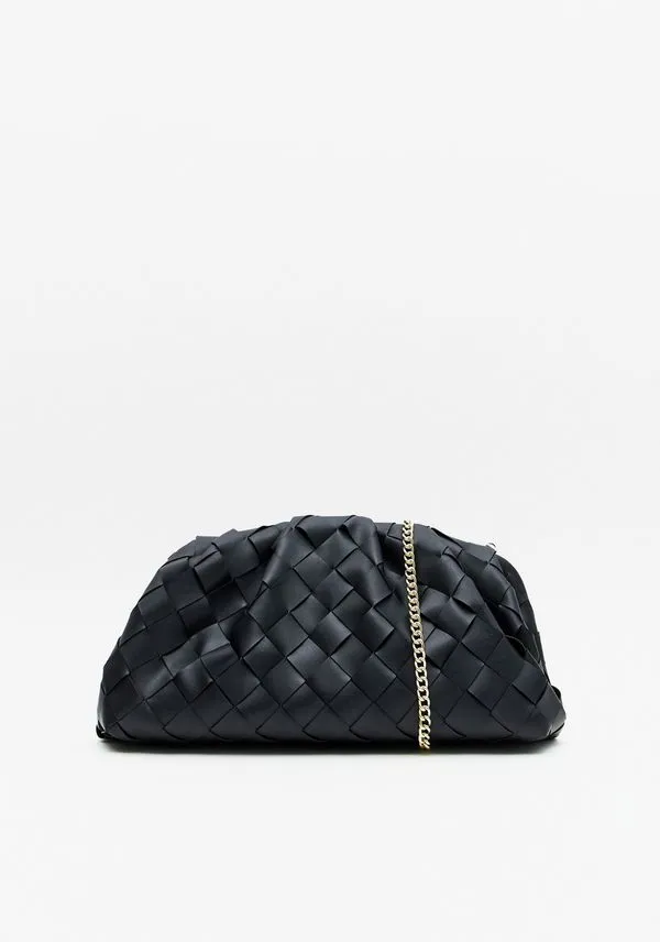 Bolsa Clutch Com Enfeite E Pingente Preto U