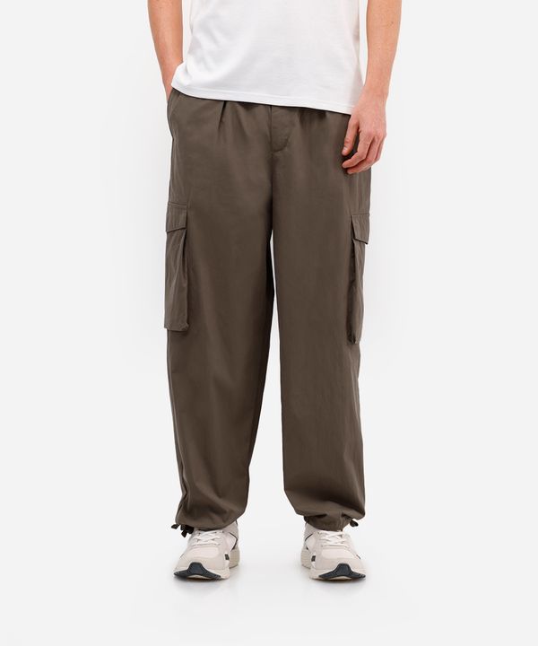 calça parachute masculina com bolsos cargo verde 48