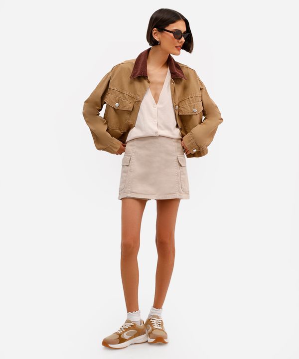 short saia cargo feminino de sarja cintura alta bege 44