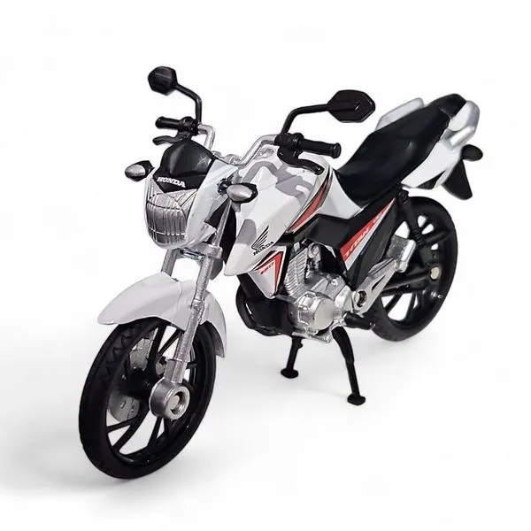 Miniatura de Moto Honda CG Titan 160 2016 em Escala 1:18 com Base Expositora Branco Californ Toys Miniatura de Moto Honda CG Titan 160 2016 Escala 1:18 com Base Expositora Branco Californ Toys