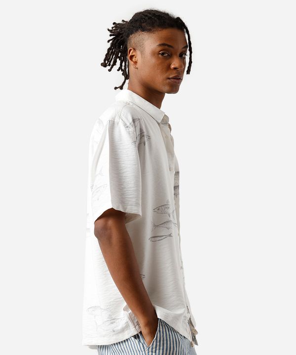 camisa masculina com viscose manga curta sardinhas colorida GG