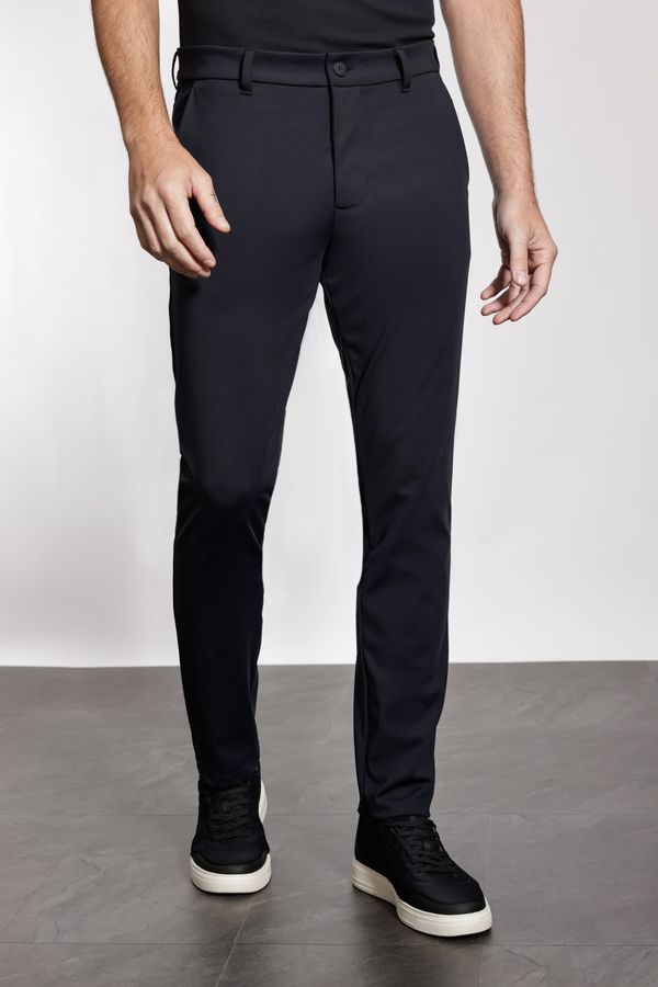 Calça Chino Liquid Repeler Antiodor Preto - 42